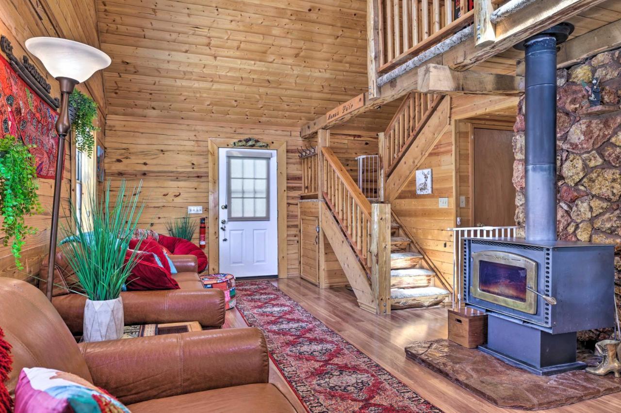 Rustic Duck Creek Village Cabin With Fire Pit! Eksteriør bilde