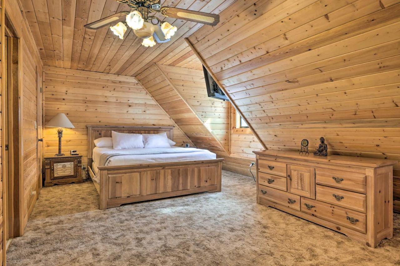 Rustic Duck Creek Village Cabin With Fire Pit! Eksteriør bilde