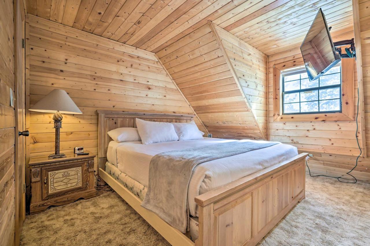 Rustic Duck Creek Village Cabin With Fire Pit! Eksteriør bilde